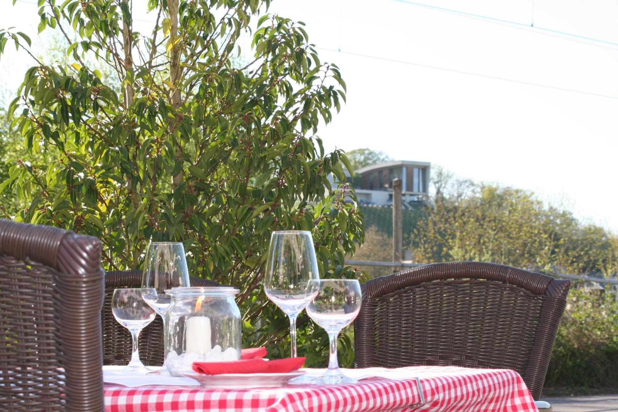 Wein Erlebnis Hotel Maimuehle Перл Екстериор снимка