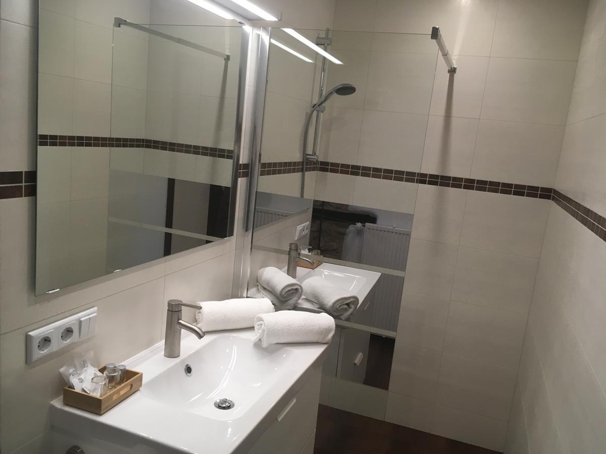 Wein Erlebnis Hotel Maimuehle Перл Екстериор снимка