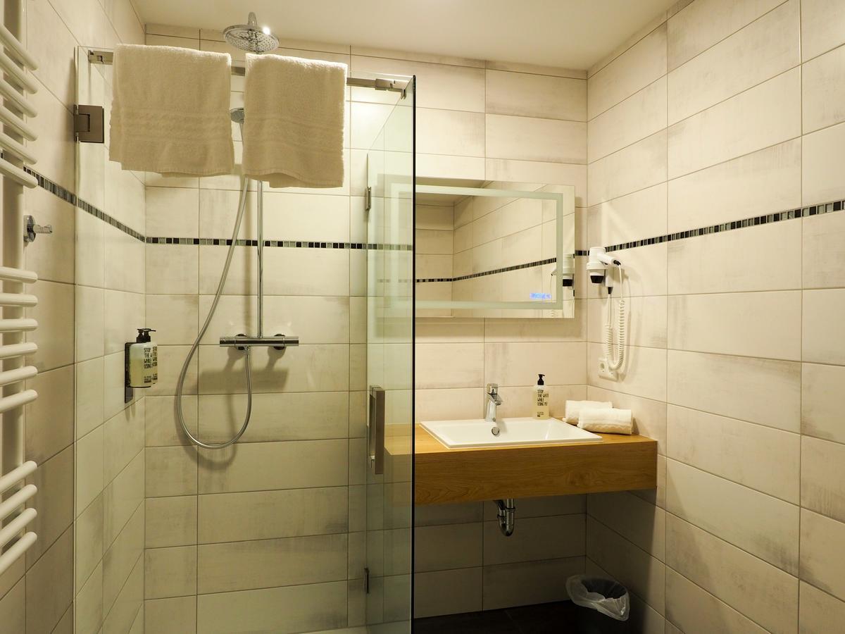 Wein Erlebnis Hotel Maimuehle Перл Екстериор снимка
