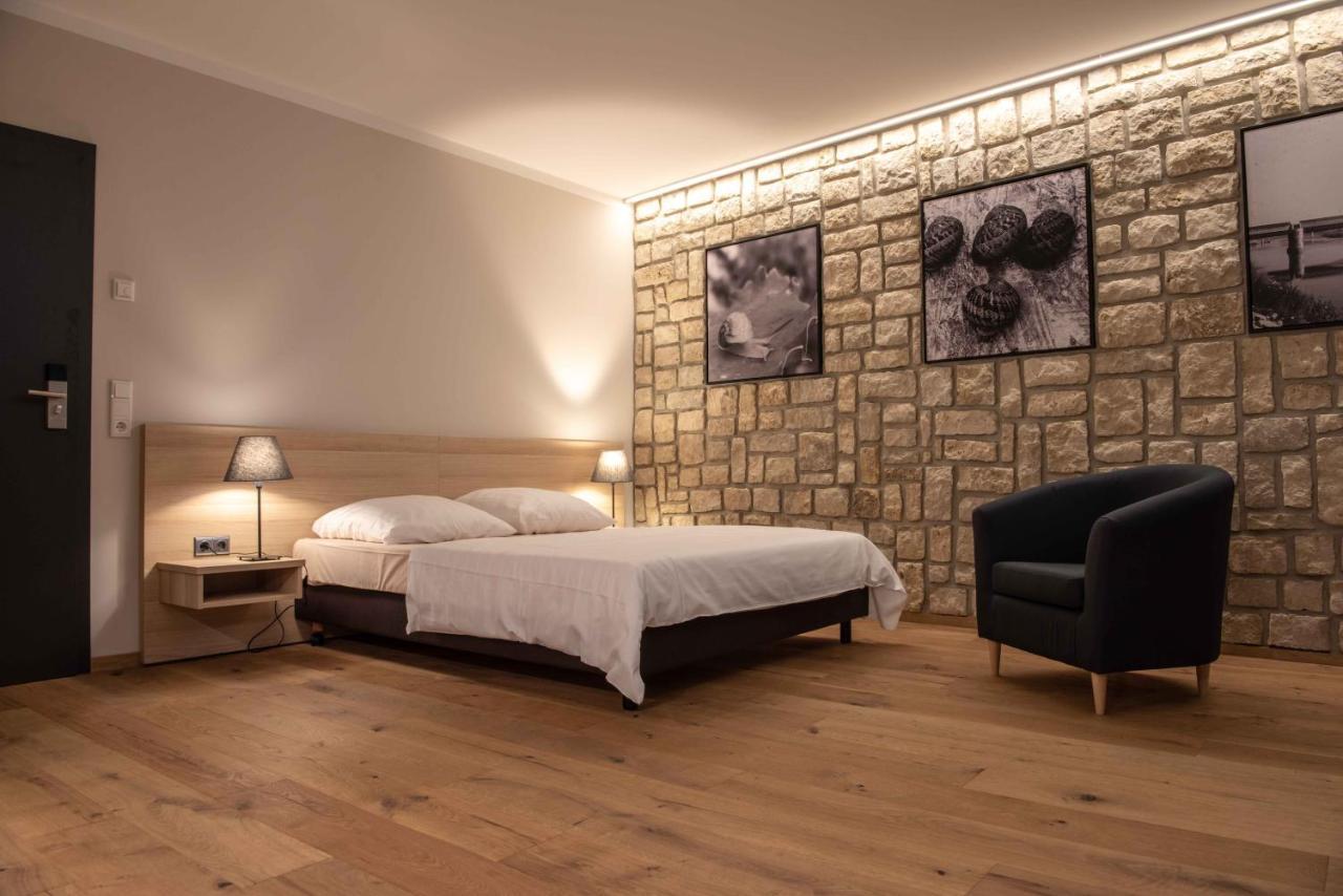 Wein Erlebnis Hotel Maimuehle Перл Екстериор снимка